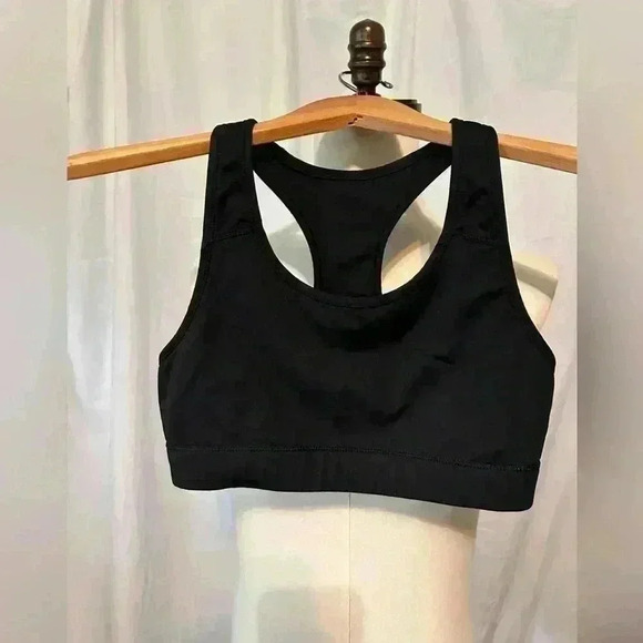 Oakland Black Sports Bra. Size M. Thick/ Heavy
Racer back. Pull on. - Picture 1 of 4